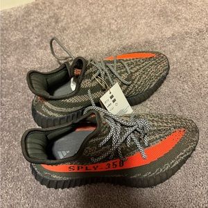adidaz yeezy size 35